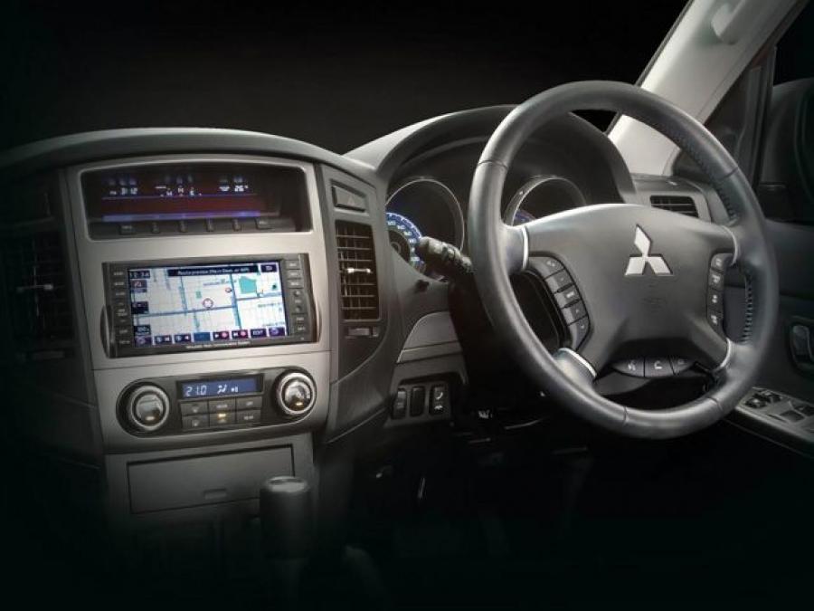  Mitsubishi Pajero ACTiV 2010 года  (фото 2 из 3)
